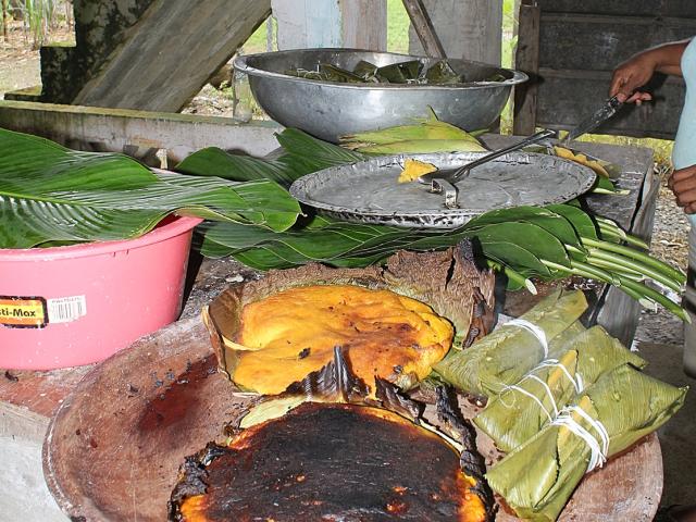 Sicultura · Gastronomía de Colón: Tortilla de maíz con coco y bollos de maíz  con coco
